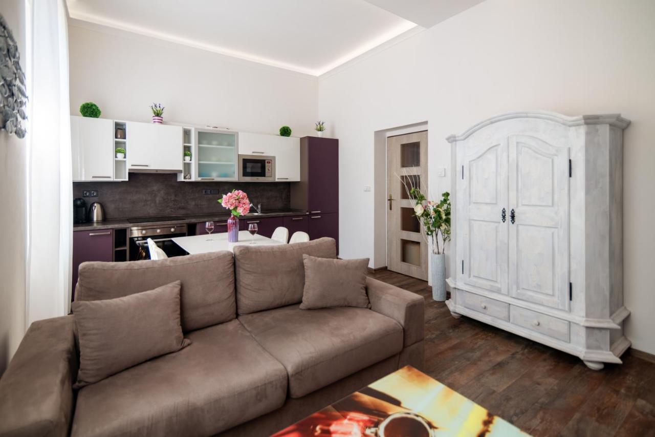 Golden Key Apartments Liberec Buitenkant foto