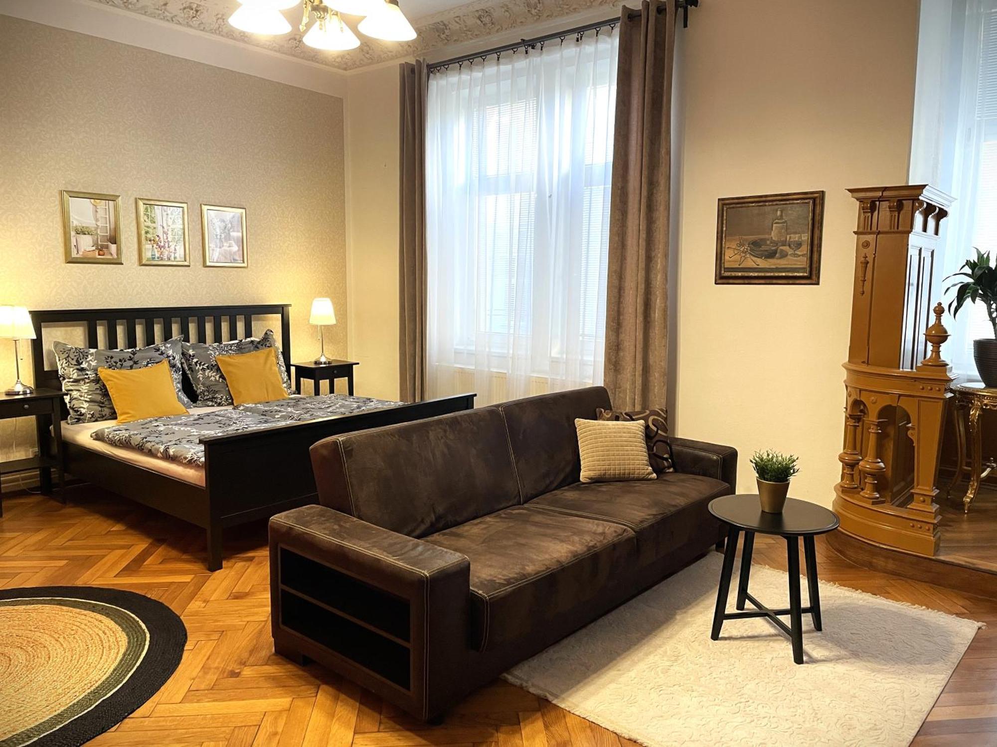 Golden Key Apartments Liberec Buitenkant foto
